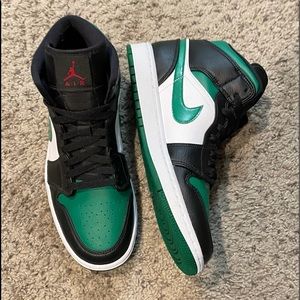 Nike Air Jordan 1 Mid Men’s size 9 “Green Toes”
